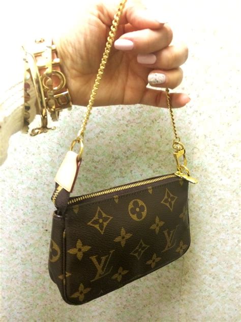 how to get lv mini pochette